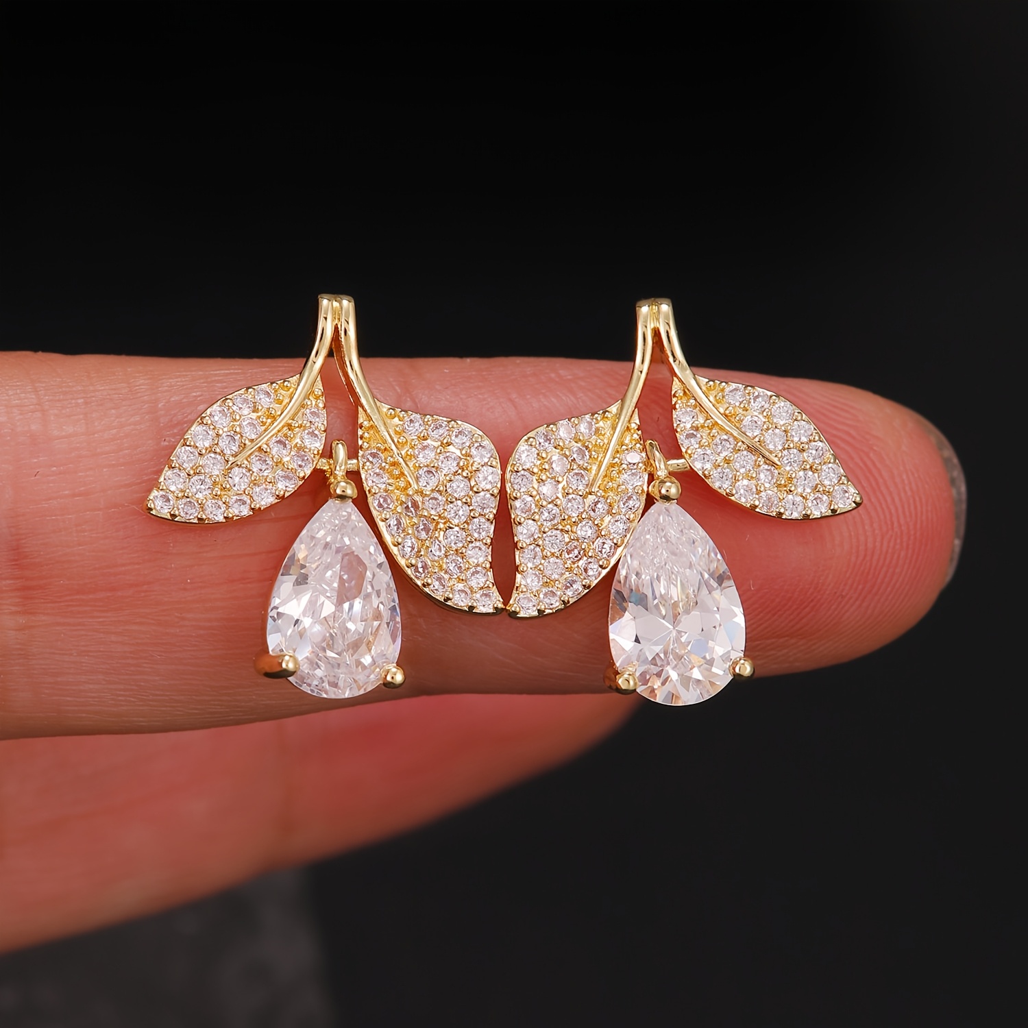 Luxurious Leaf-inlaid Teardrop Cubic Zirconia Stud Earrings