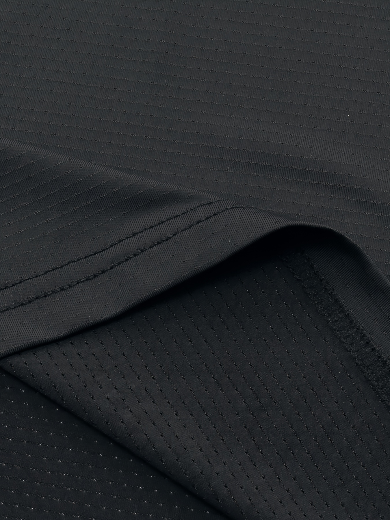 1pc Men's Ice Sliky Fiber T-Shirt with -7? Ice Feel Technology, Moisture-Wicking Quick-Dry High Elasticity Fabric, Breathable Gradient Mesh Design for Sports & Casual Wear - Black, All-Season Round Neck Short Sleeve Tee, Summer Activewear, Moisturewicking Fabric, High Elasticity Shirt