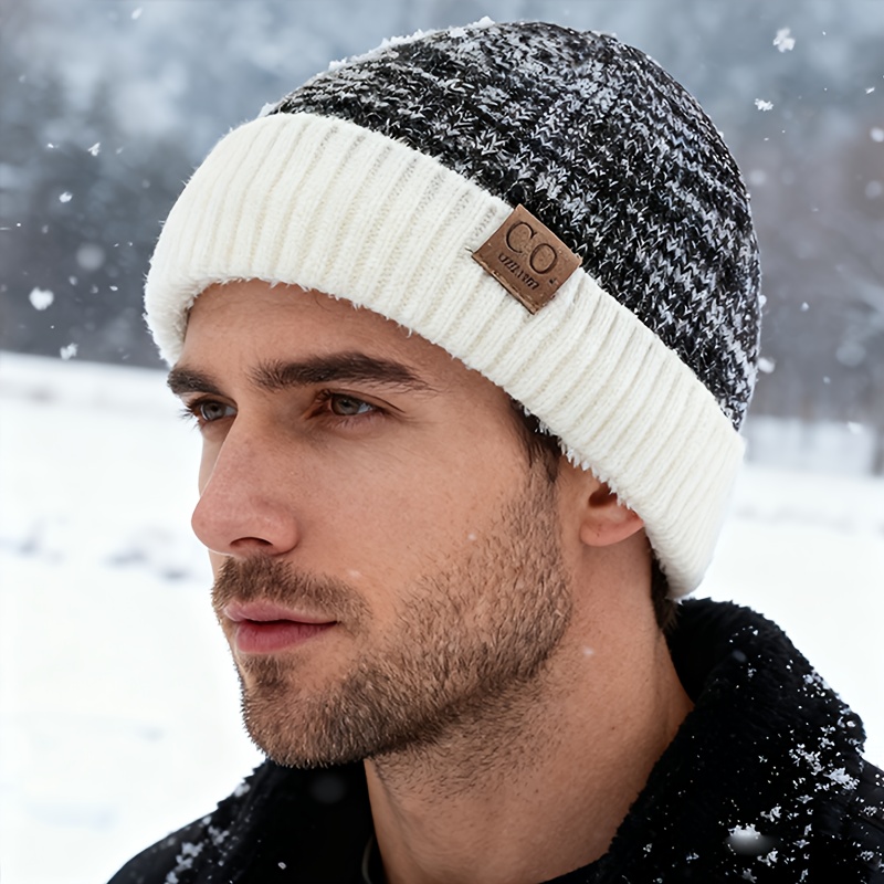 Chapeau d'hiver épais en tricot pour homme avec doublure en polaire et protège-oreilles pour plus de chaleur, idéal pour le cyclisme en extérieur et les conditions météorologiques froides. Ce bonnet de ski est durable pour les entraînements d'hiver et les activités de plein air.