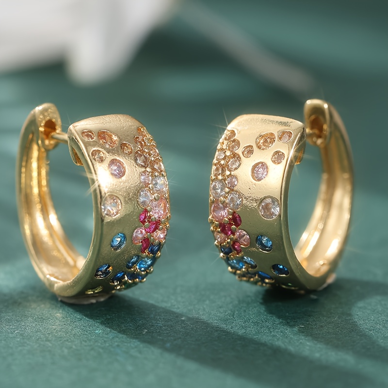 E-shop Modische luxuriöse goldene Creolen für Damen, besetzt mit farbenfrohen synthetischen Zirkonia, eleganter charmanter Schmuck, ideal für Feste ,