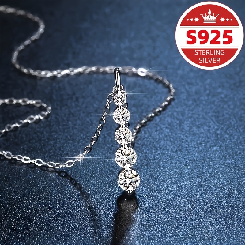 

A Sparkling Synthetic Cubic Zirconia On An Elegant And Classic French Pendant Necklace S925 Sterling Silver For Women - Wear And Celebrations.