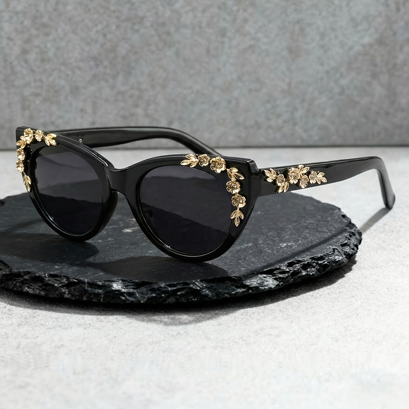 Image of Round Studded Metal Flower Light Style Women's Fashion Glasses, A Must-have Fashion Item For Vacation , , Outdoor Activities, And Daily Party Glasses For Shows