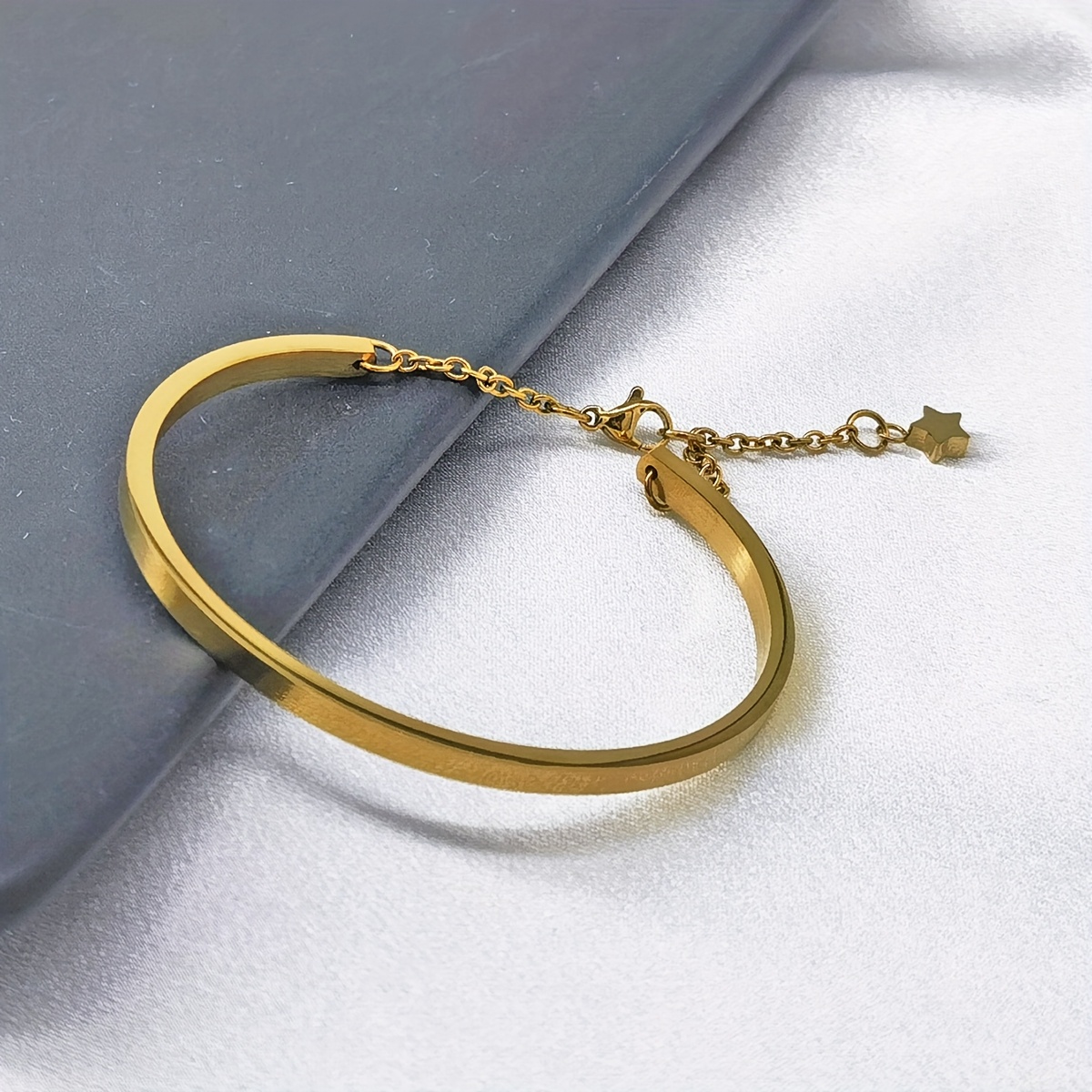 TEMU A Simple, Casual, And Fashionable 304 Stainless -shaped Pendant With A 18k Golden Plated-plated Chain Bangle Bangle Bracelet For Men, Women, And