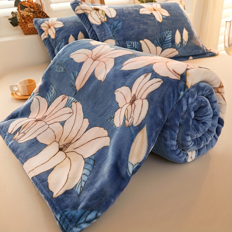 1pc contemporary floral throw blanket soft warm plush flannel fleece active print 180 200gsm with polyester   for sofa bed car     details 1