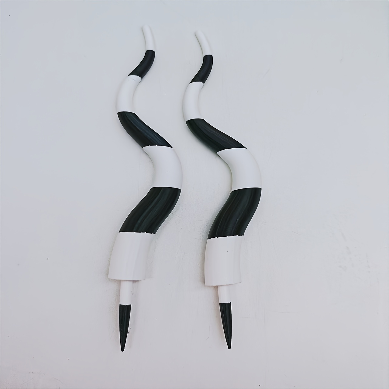 TEMU [3d] 1 Pair Of 3d Printed Plant Stakes - Cute Worm-shaped Garden Decor With Ground Anchors, Plastic Suitable For Outdoor/indoor Potted Plants,