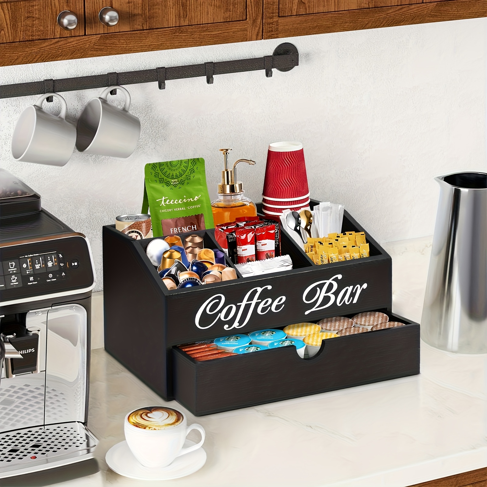 E-shop Holz-Kaffeebar-Organizer – Rustikale Farmhouse-Arbeitsplattenstation mit Schublade, Kaffeepodhalter & Aufbewahrungskorb – Holzmaserung