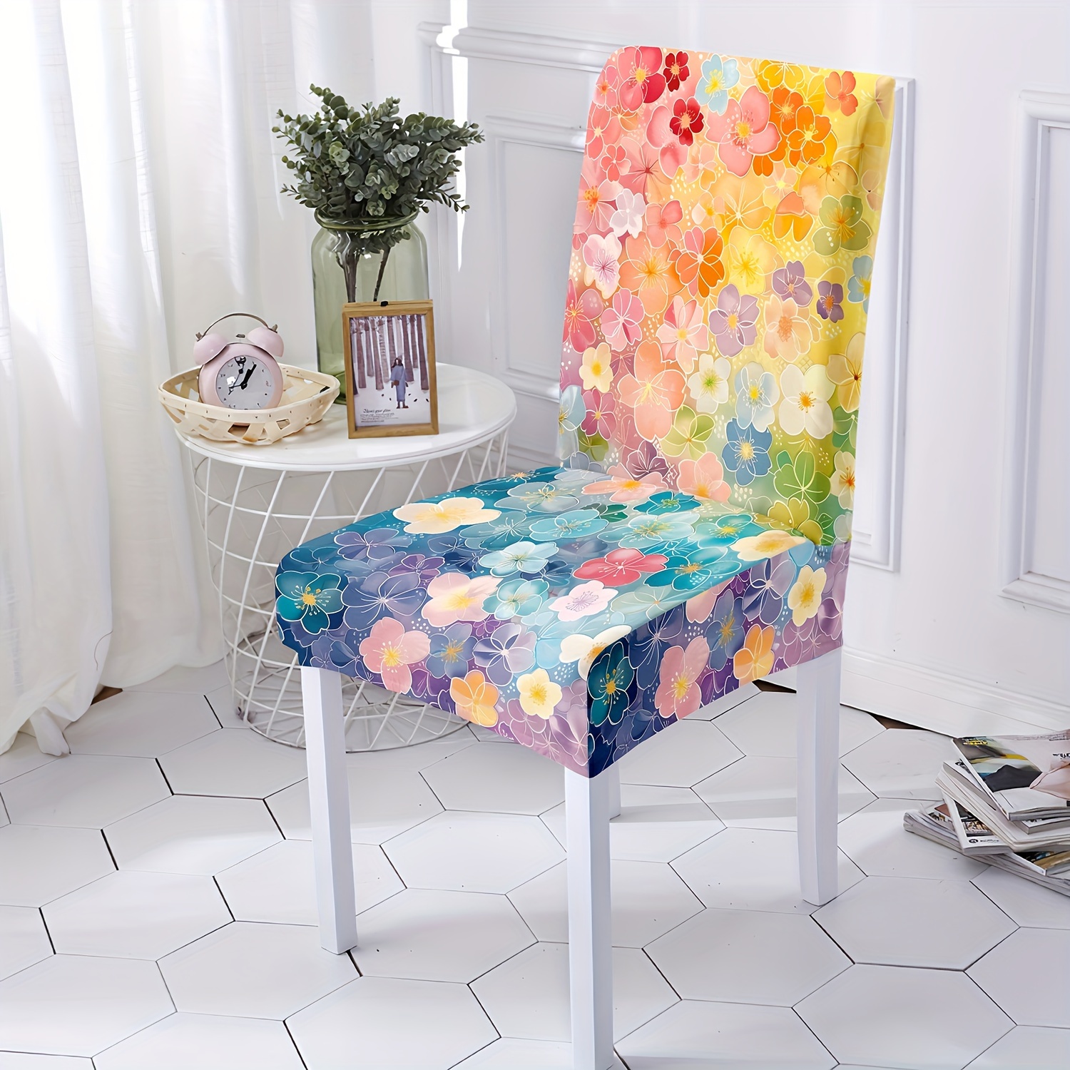 

4/6 housses de chaise avec imprimé en tissu de fibre de lait à petites fleurs colorées, extensibles, détachables et lavables, adaptées aux restaurants, hôtels, cérémonies et décorations de fêtes.