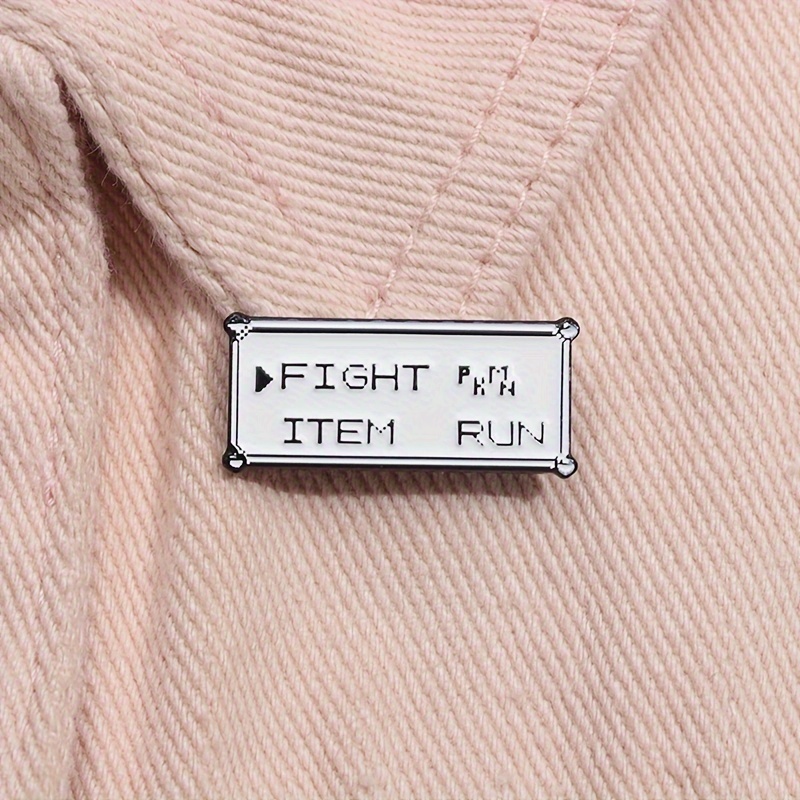 

1/2pcs Funny "fight Item Run" Enamel Pin Brooches, Retro Game Themed Badges, Minimalist Style Anime Jewelry For Game Lovers & Friends Gifts