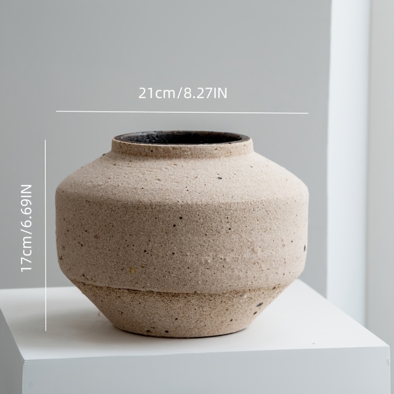 Elegant Vintage Beige Mottled Ceramic Flower Pot, Exquisitely Designed to Perfectly Present a Refined Atmosphere. An Excellent Plant-growing Container Suitable for Any Floral Arrangement. The Unique Mottled Design Adds a Classical Aesthetic