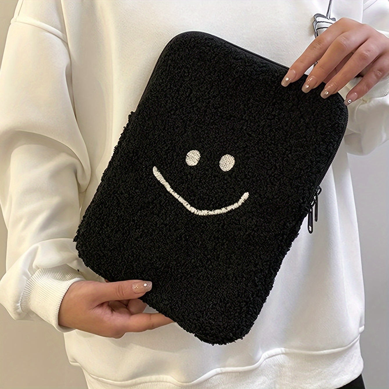 1pc Cartoon Embroidered Tablet Protective Case, 11-inch/13-inch Laptop Sleeve, Handheld Bag
