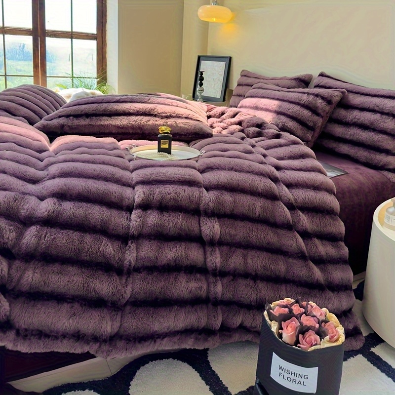 High Luxury Thick Striped Rabbit Like Plush Blanket, Autumn and Winter Thick Bed Blanket Cover, Skin Friendly and Comfortable, Providing All Day Warmth and Comfort, Suitable for Sofas, Beds, Offices and Travel, Multi-purpose Blankets, Holiday Gifts