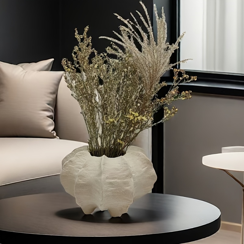 A Classic Ceramic Vase Ornament