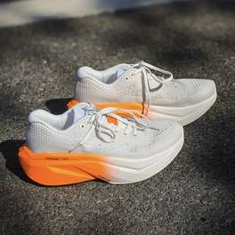 thick soled breathable racing running shoes shock absorbing rebound height increasing casual shoes durable and comfortable walking shoes light luxury versatile running shoes for men and women