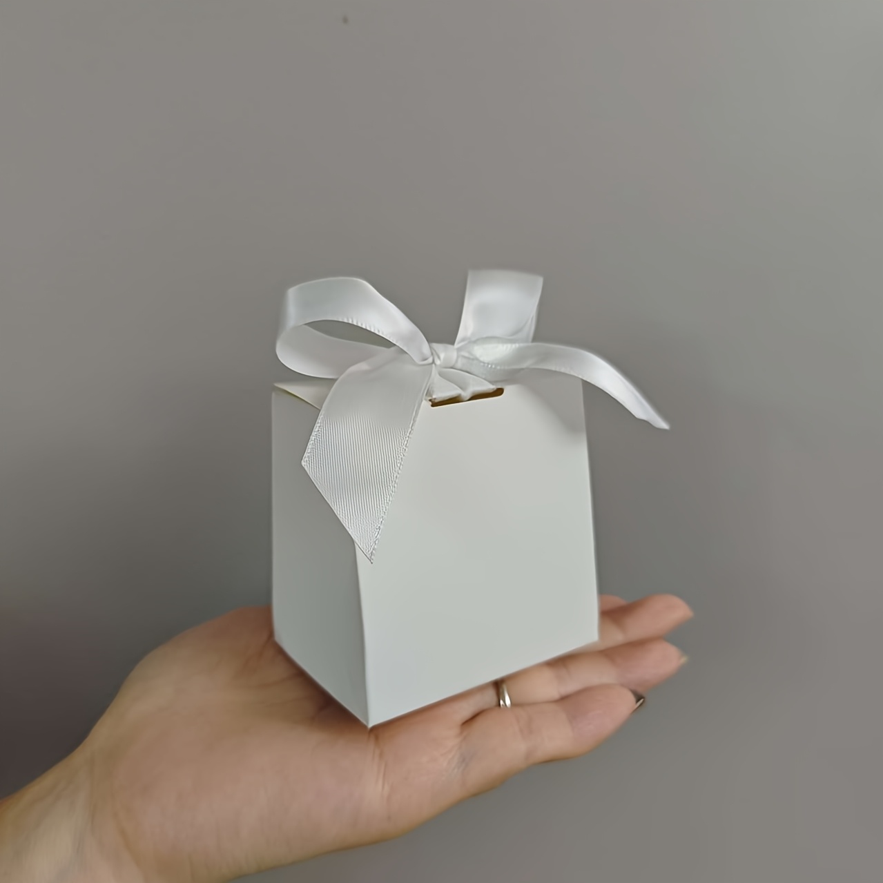 E-shop Geschenk für Sie/Ihn 20 Stk. Mini-Geschenkbox, weiße Geschenkbox mit Schleifendekoration, elegante Verpackung für Hochzeiten, Geburtstage,