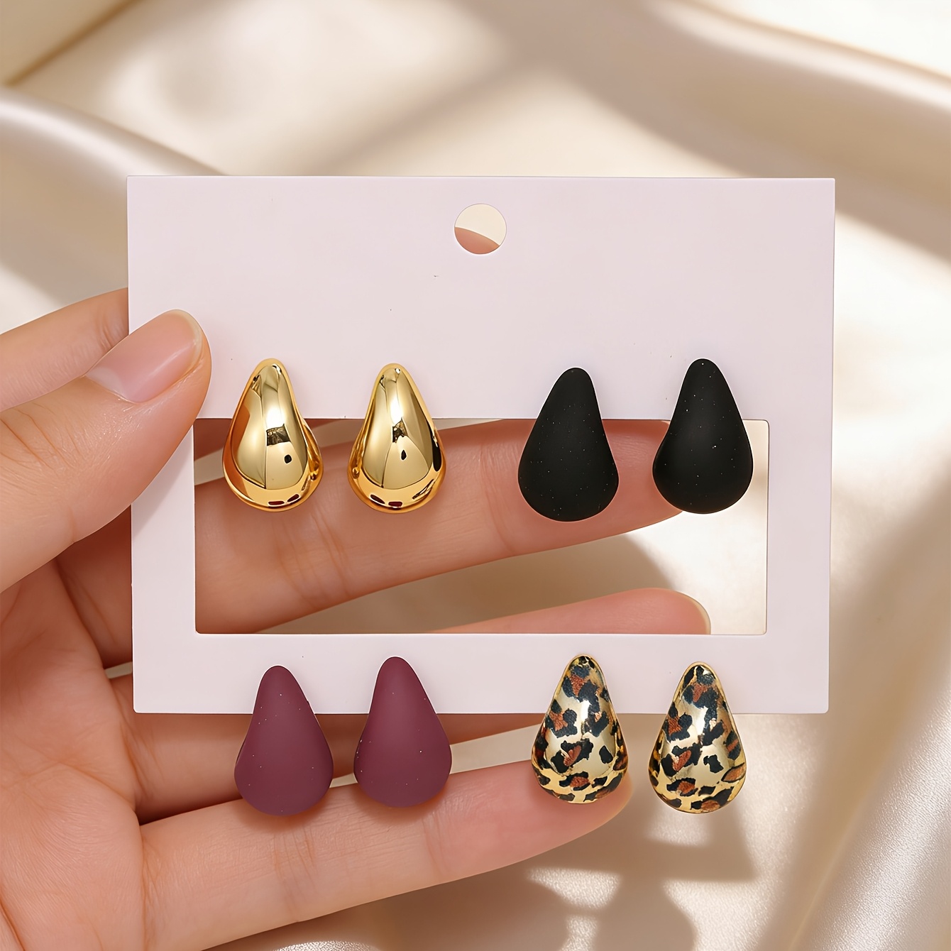 TEMU 4 de Aretes Minimalistas de Resina para Mujer, Set de Moda con Estampado de Leopardo y Cuentas, Adecuados para Uso Diario y Fiestas de