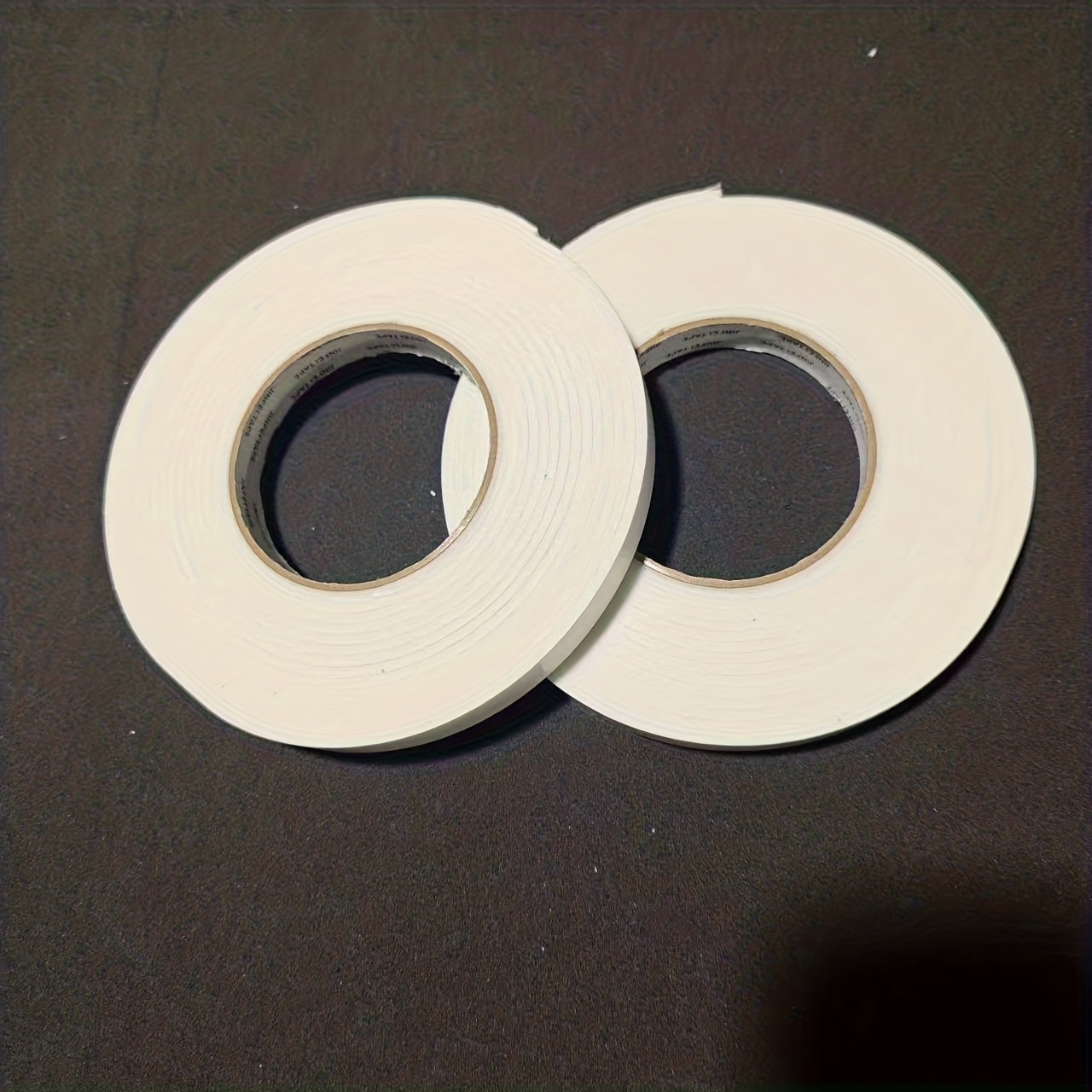 E-shop 2er-Pack Weißes Schaumstoff-Doppelseitiges Klebeband - Starke Haftung, 0,6" Breite x 0,118" Dicke x 16,4 Fuß Länge, Rückstandsfrei Entfernbar,
