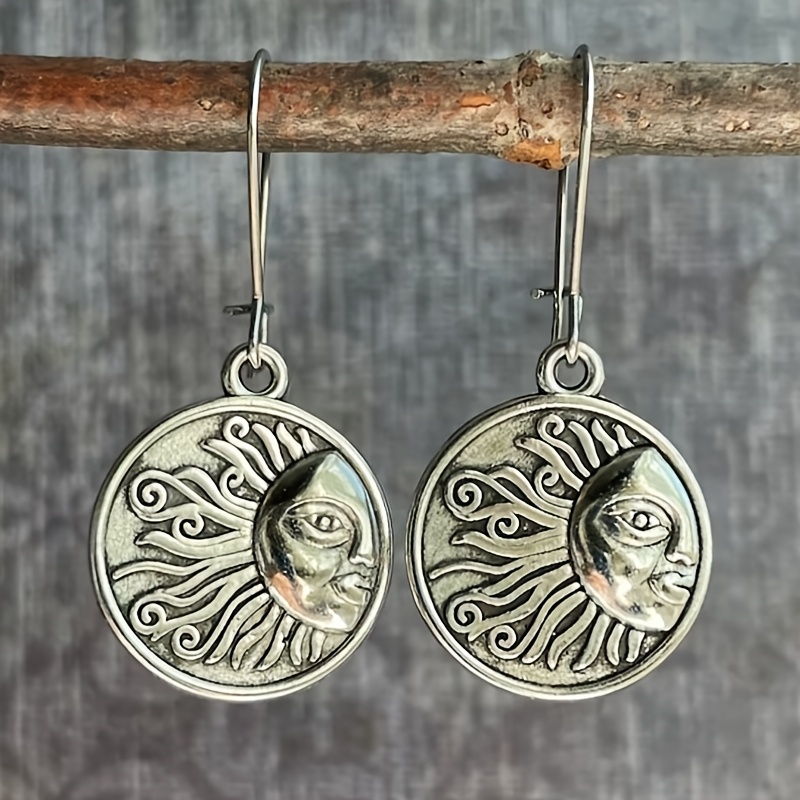 Vintage Sun Pattern Carved Circular Pendant Earrings