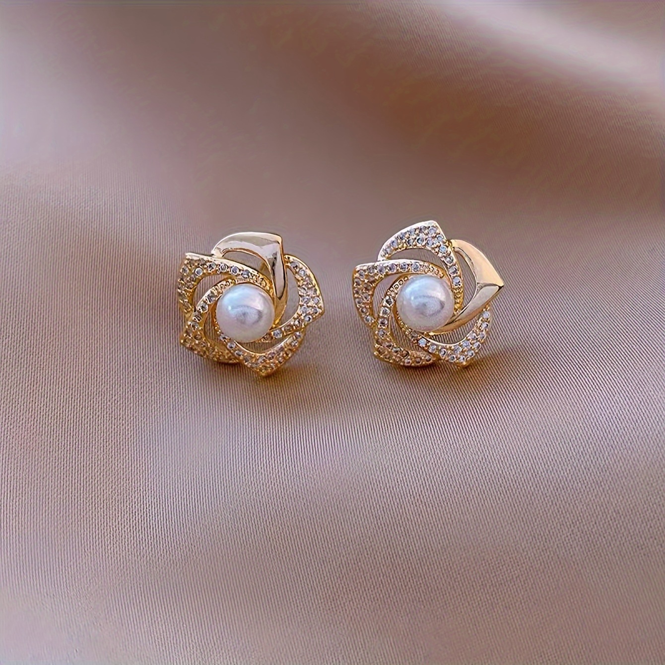 

1 Pair French Style Flower Studs Earring With Faux Pearl, And , Fashionable Ear Accessory For Women