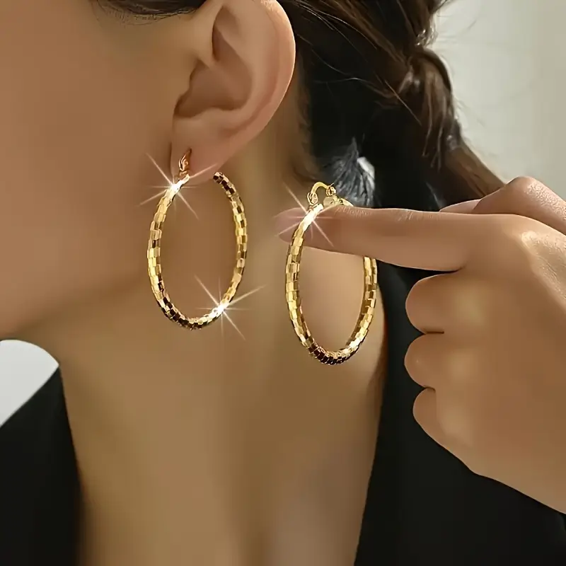 fashionable golden plated copper ring womens earrings exquisite and sexy unique relief ring earrings earrings gifts valentines day thanksgiving christmas jewelry gifts Product details 0