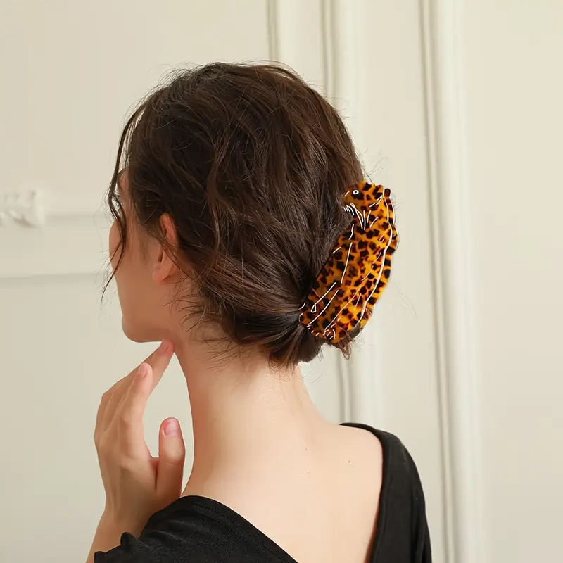 handmade leopard print acetate hair clip minimalist rectangular animal design hair accessory with vibrant orange black spotted pattern durable lightweight for womens hairstyles cute hair accessories stylish updo clip Product details 4