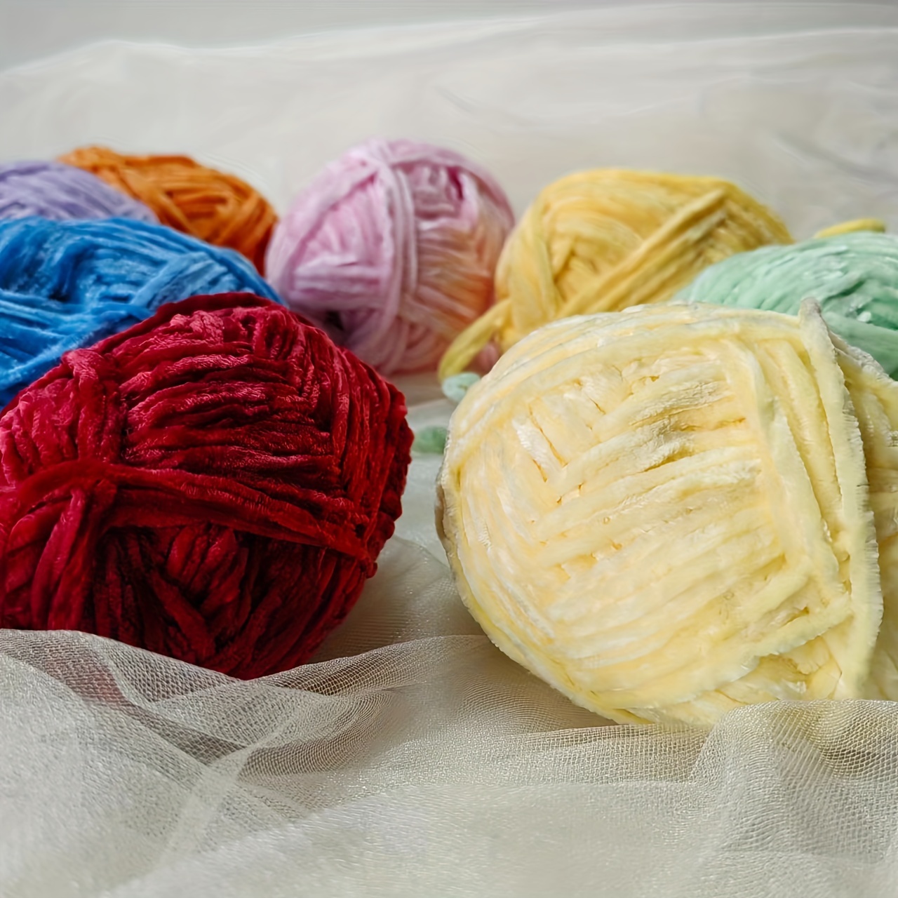 

3pcs Soft Chenille Yarn, Polyester 100.00% Yarn, Blanket Yarn For Weaving, Knitting Crochet Yarn Hand-knitted Line Velvet Yarn, 85m/pc, 50g/pc