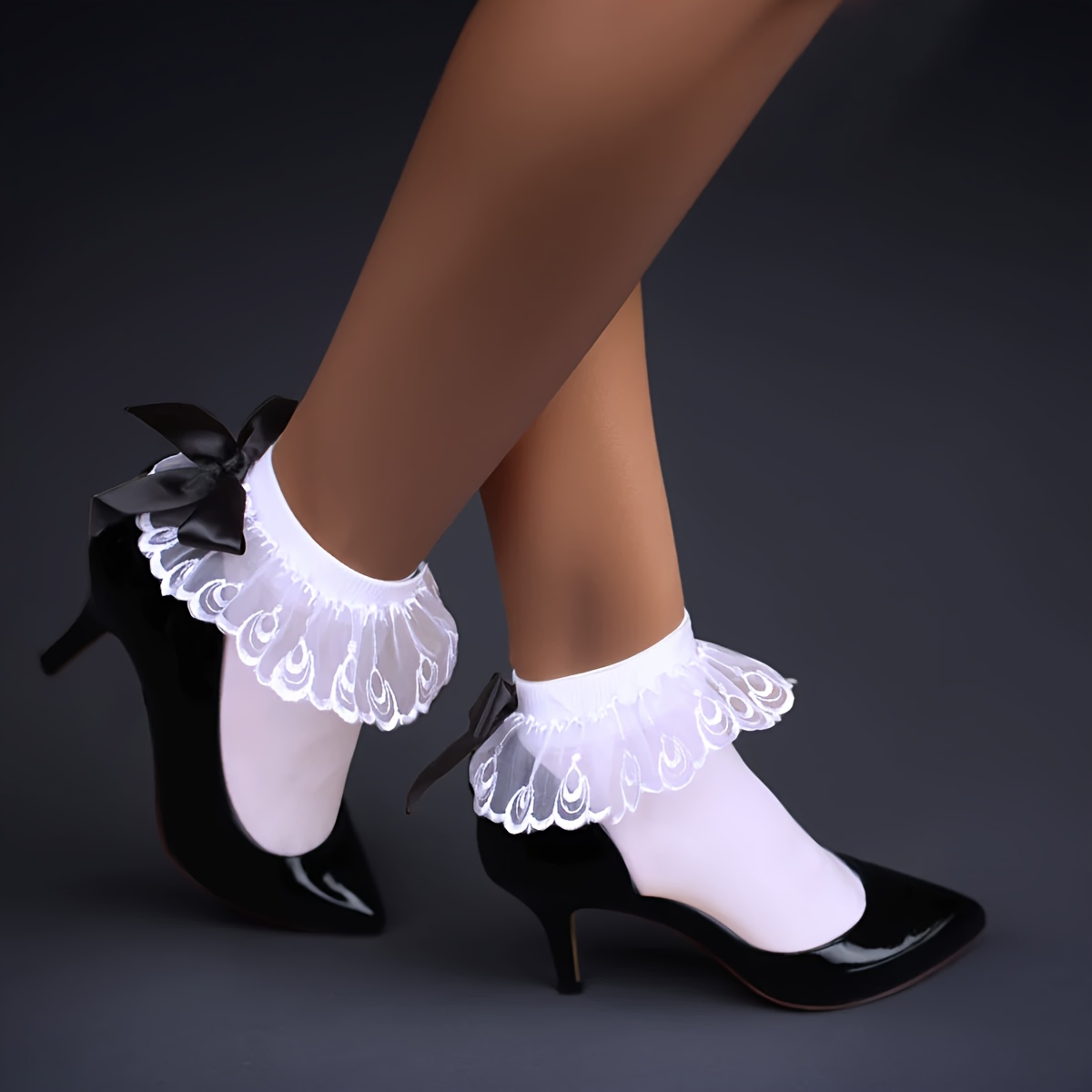 Image of A Pair Of Women's Bow Short Socks, Cute Lace Mid-calf Socks, Fashionable And Versatile, Low-cut Stockings, Velvet Socks