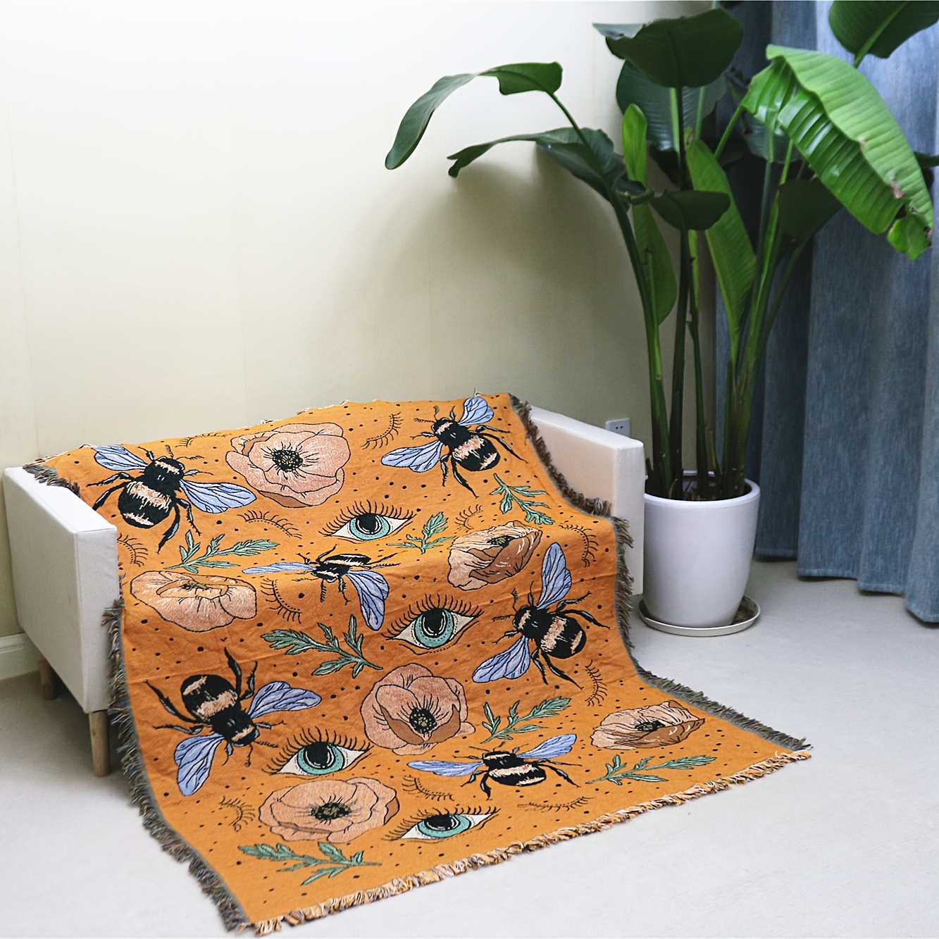 

1pc Bohemian Knitted Bee Pattern Tassel Blanket, Suitable For Picnic Tapestry, Carpet Sofa Blanket,