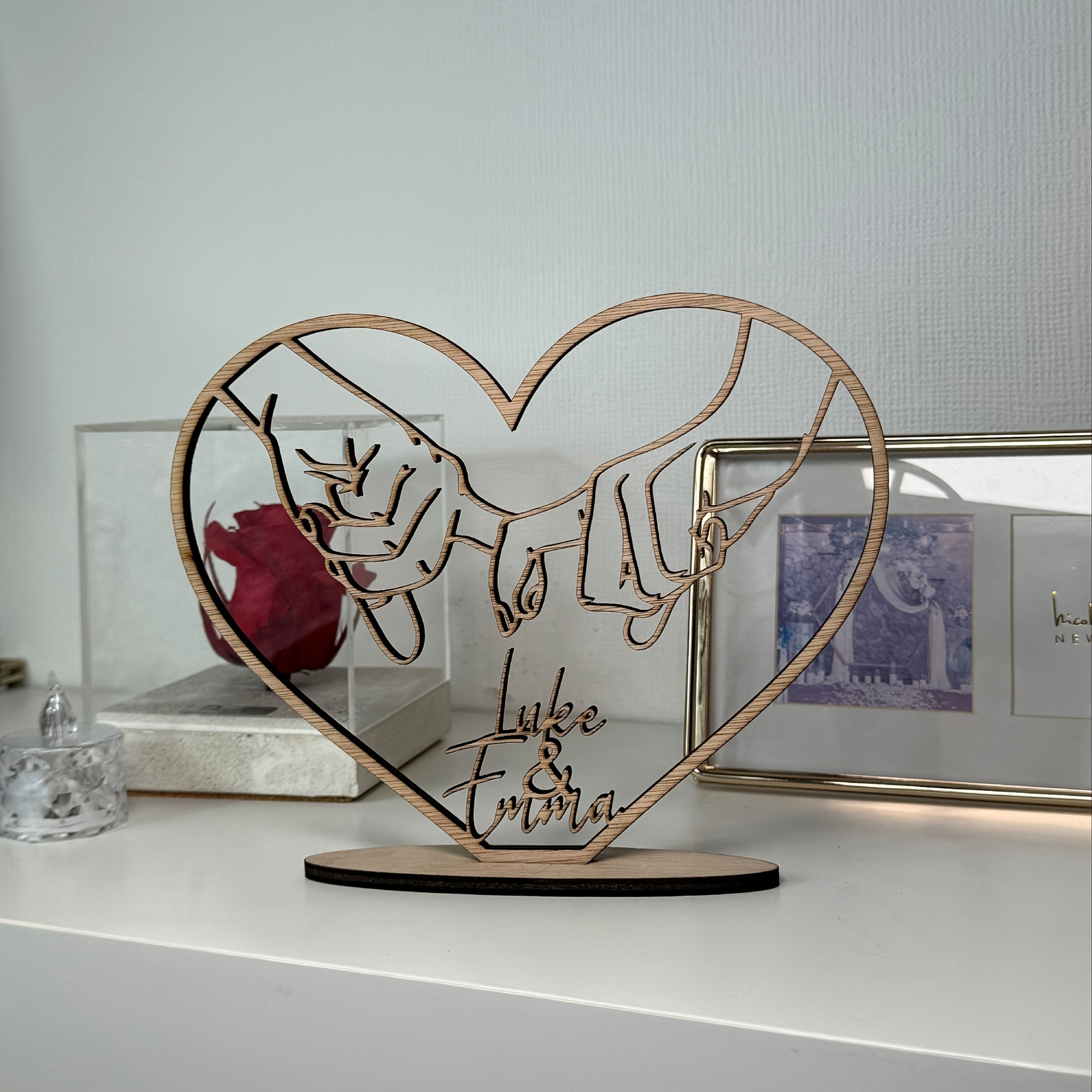 

Customizable Bohemian Heart-shaped Wooden Ornament With Personalized Names & Hands Design - Ideal For Wedding, Valentine's Day Gifts & Romantic Bedroom Decor