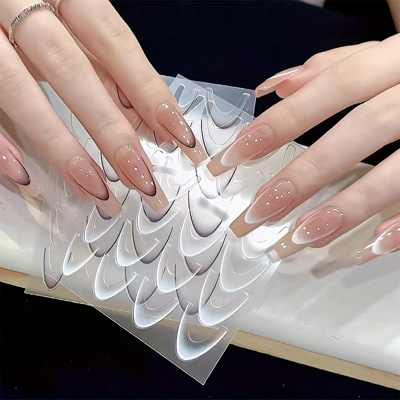 

Autocollants d'Art d'Ongles à Pointe Française 3D Réutilisables - Finition Mate avec Accents de Cristal, Forme Ovale, Thème Princesse pour des Mains & des Pieds par