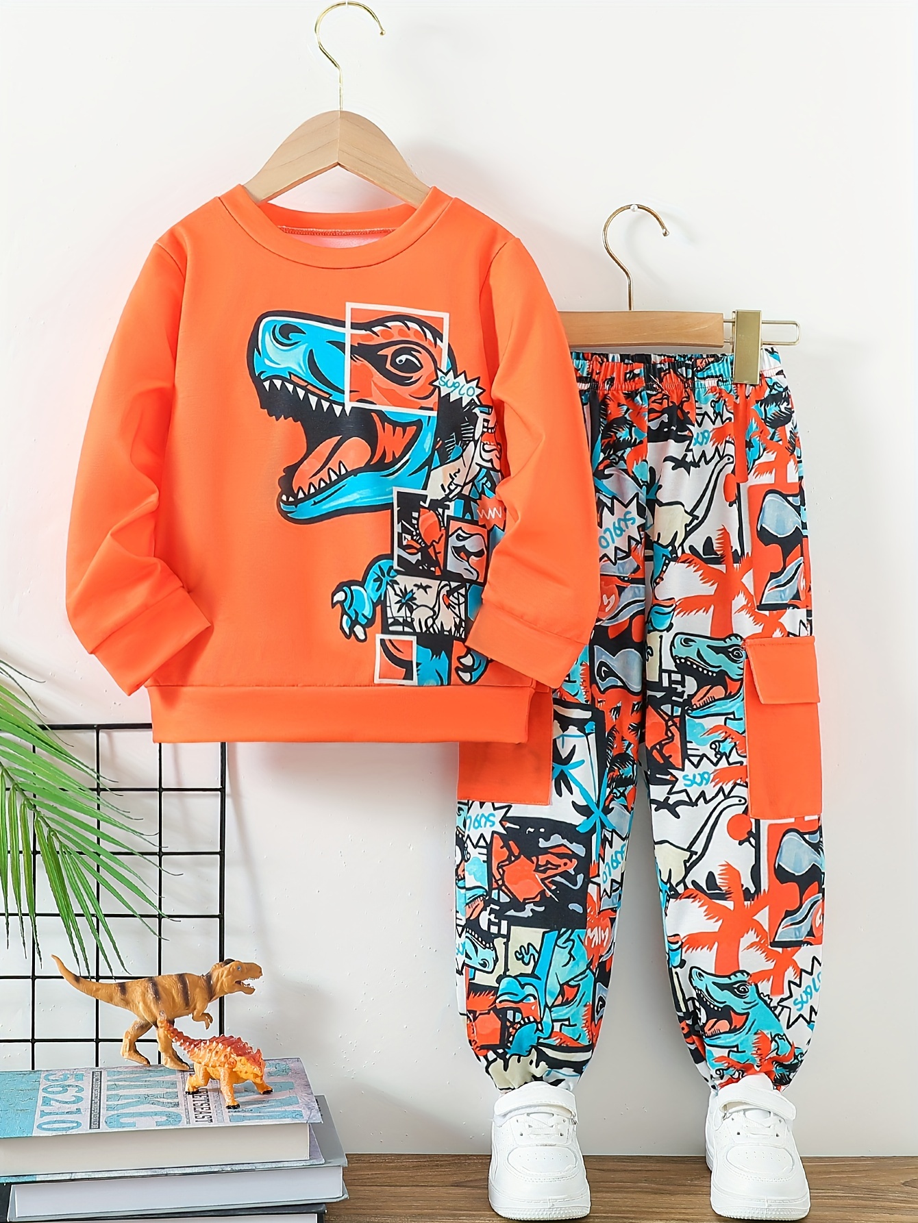 HodJIU – Ensemble de survêtement pour petit garçon avec imprimé de dinosaure - Sweat à capuche à manches longues avec élastique à la taille et pantalon cargo - Ensemble de 2 pièces