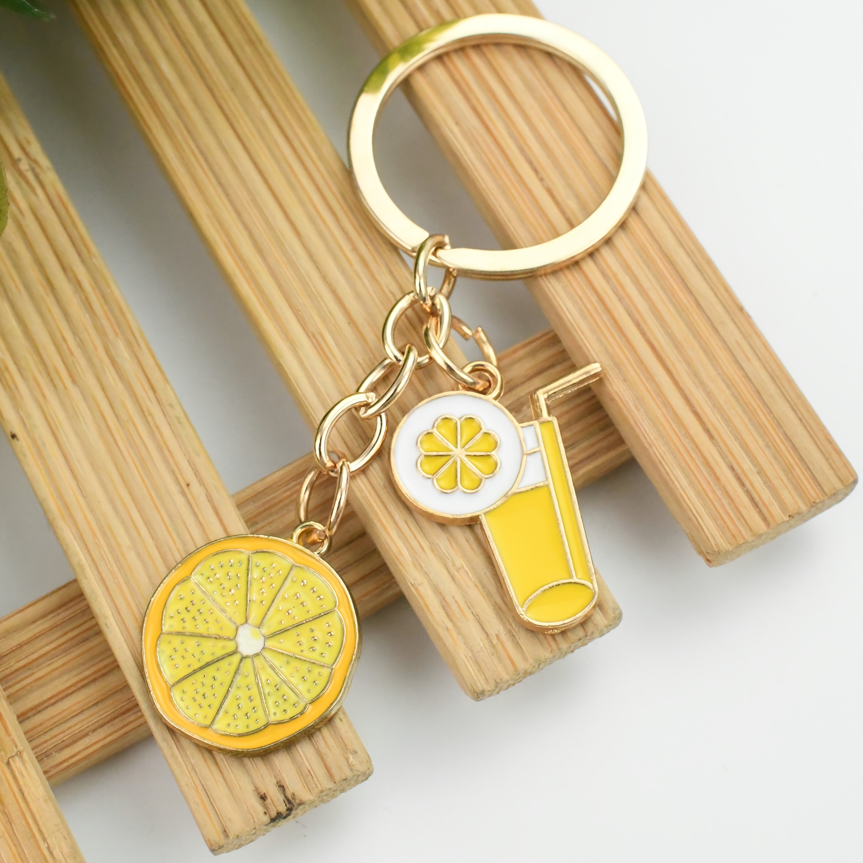 1pc Refreshing Lemon Juice Lemon Key Fashion Trend Alloy Drop Oil Simulation Fruit Key Pendant For Men And Women To Give Gifts