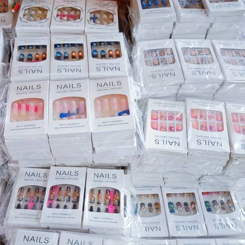 360pcs of assorted nail designs in medium short and long lengths featuring square almond oval and ballet shapes stylish and shiny nail products are removable false nails that enhance your look and showcase the beauty of your nai
