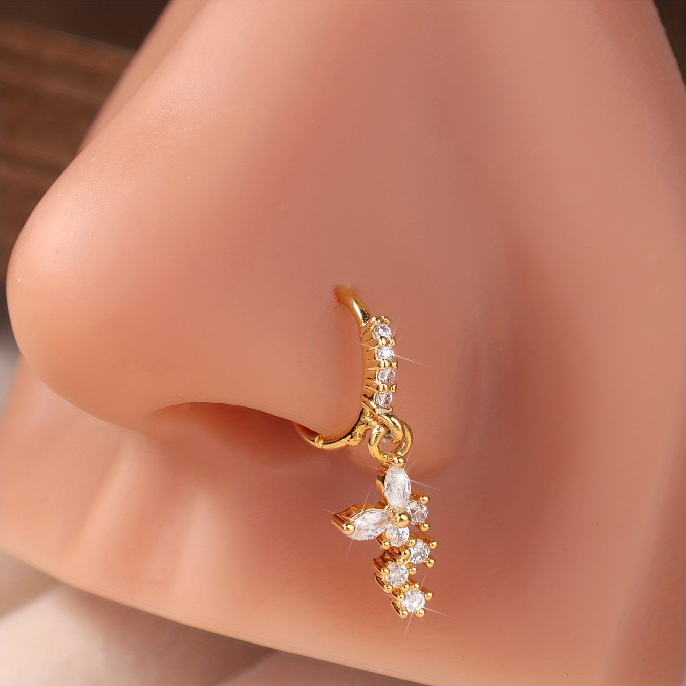 E-shop niedlicher verführerischer Nasenring-Piercingring mit Schmetterlingsdesign, eingelegt mit weißem kubischem synthetischem Zirkonia, für Damen,