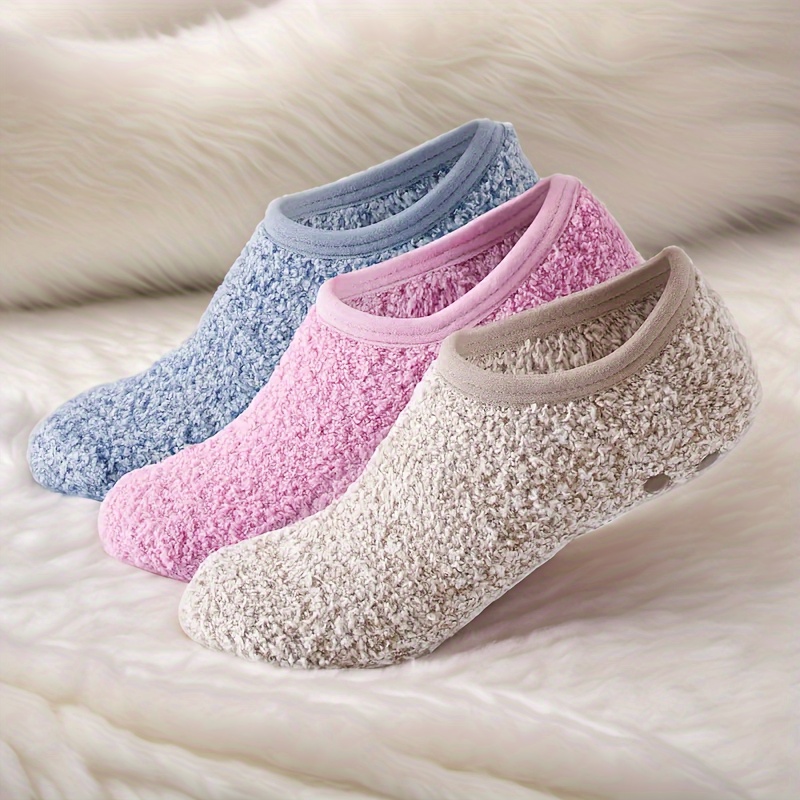 E-shop 3 Paar Korallenfleece Plüsch Kurzsocken für Damen, Trampolinschuhe, Weihnachtsgeschenke, Verdickte Herbst- und Winter-Damensocken mit Silikon