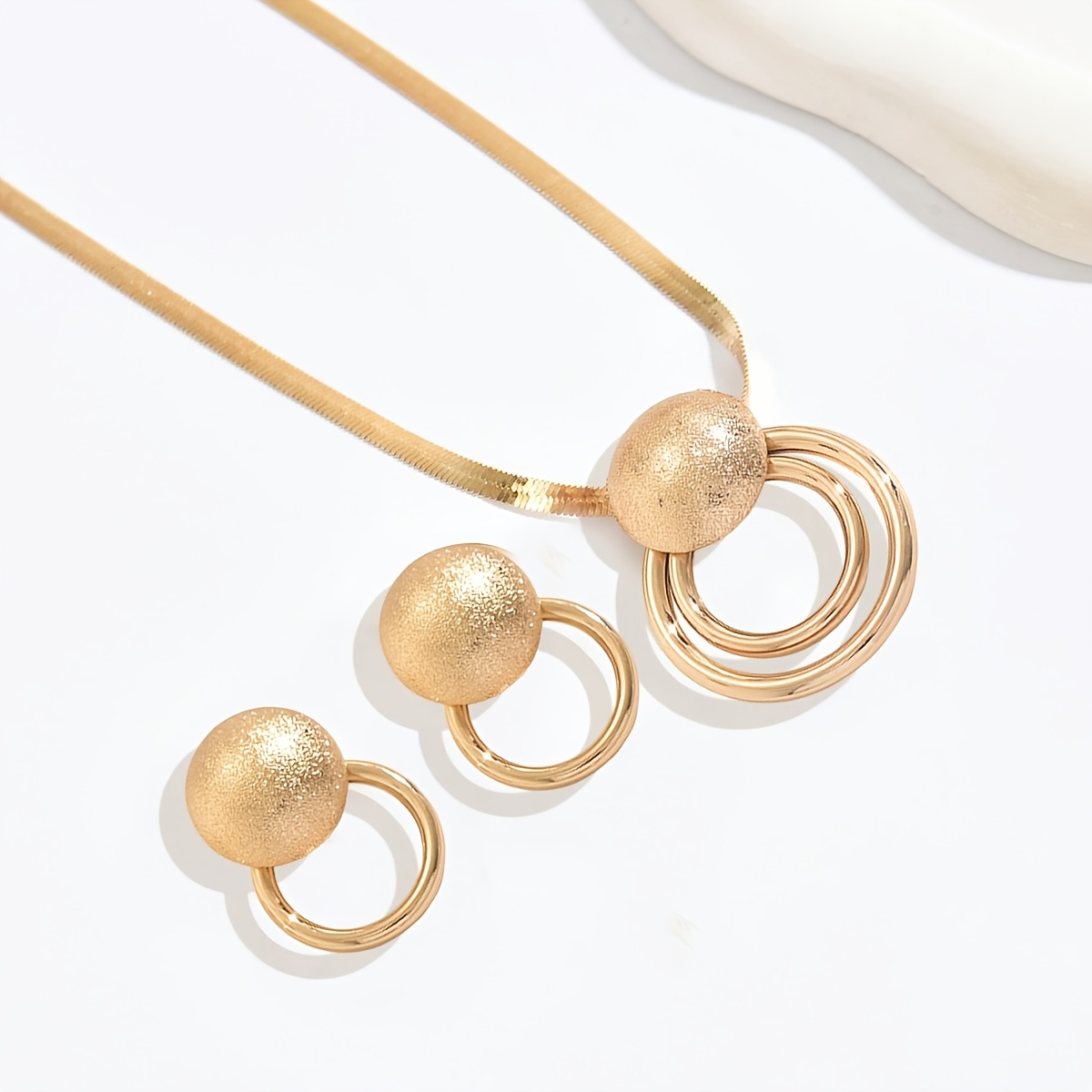 2pcs Set Elegant Necklace and Earrings Set with Geometric Pendant