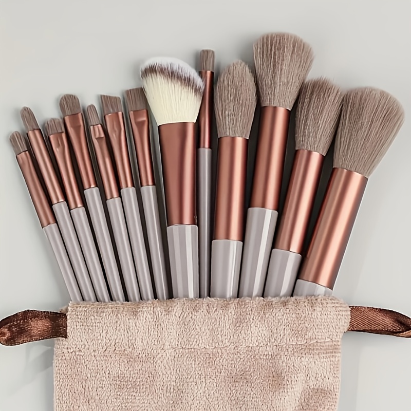 

13-brush Collection Is Travel-friendly And With A Soft Bag, Featuring Brushes For Blush And Eyeshadow, With Set Of Makeup Tools.