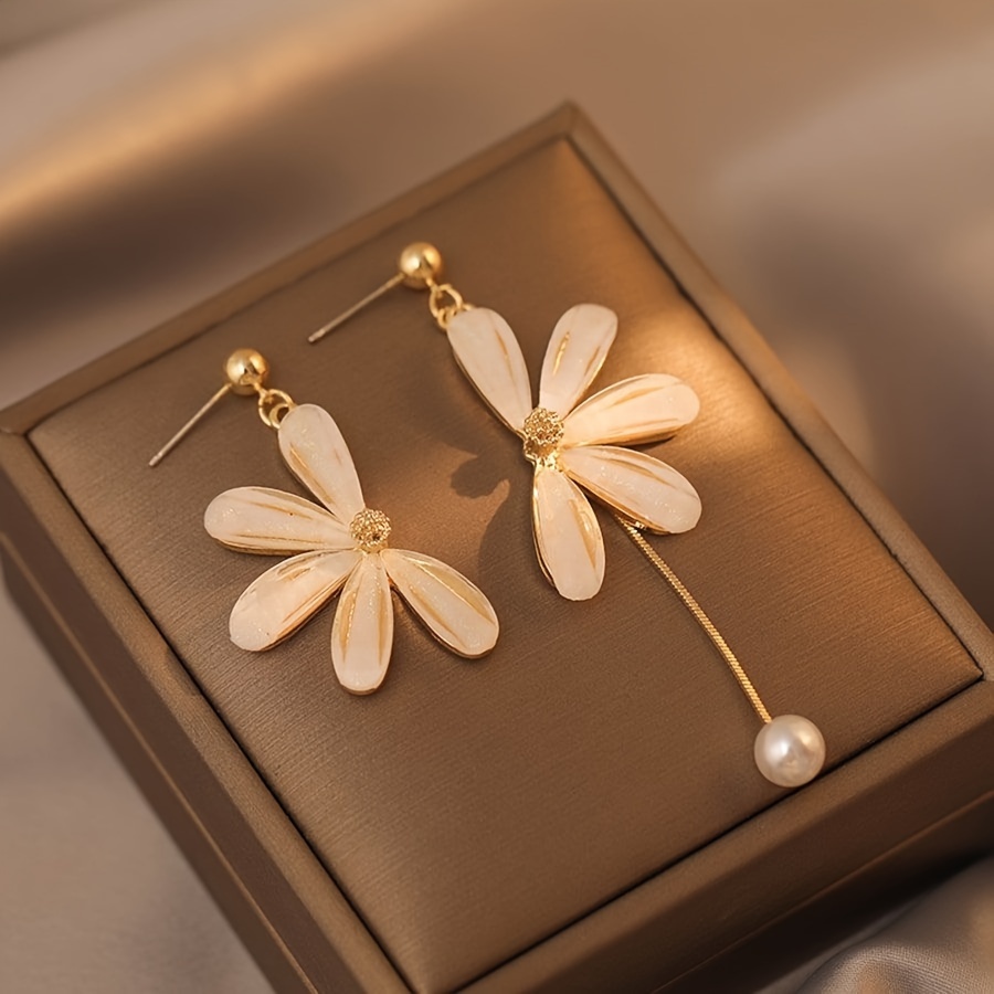 

Bohemian Style Asymmetrical Daisy Flower Drop Earrings With Elegant Faux Pearl Accents For Women, Delicate Statement Jewelry