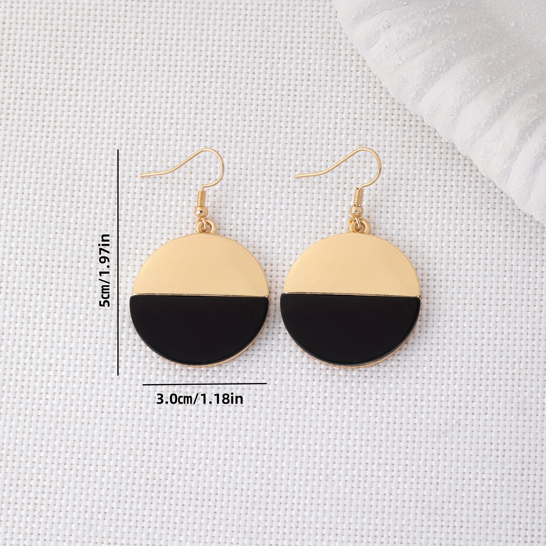 Stylish Minimalist Round Two-Tone Design Earrings