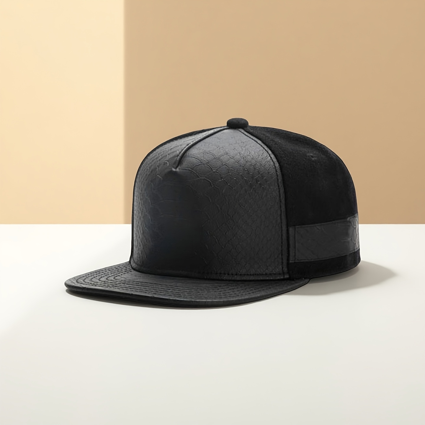E-shop Jet Black Dual-Texture Snapback Cap, Skala-Motiv Geometrisches , Flacher Schirm Street Style, Verstellbarer Verschluss, Unisex Metro Beat