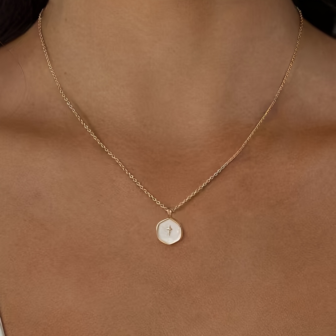 A Minimalist And Unique Luxury Cross Necklace Is Suitable For Women's Everyday Wear