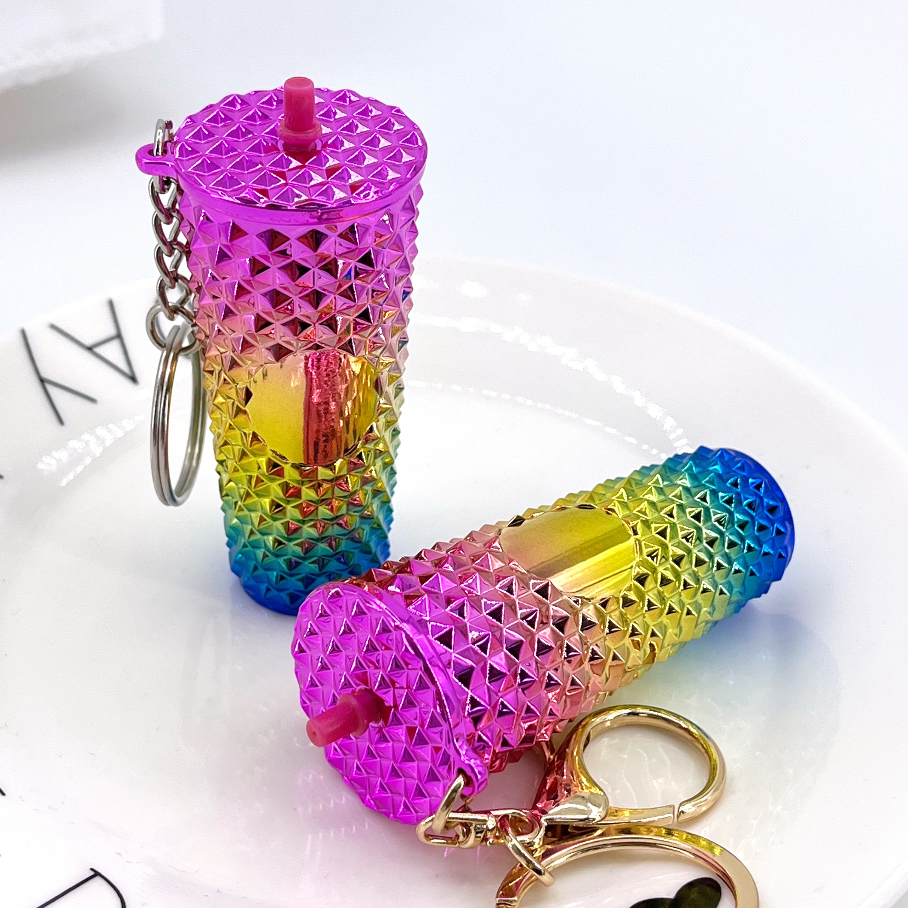 

1pc Novelty Mini Water Bottle Keychain - Resin Crafted, Simulation Modeling With Lobster Clasp, Quirky Ladies Key Ring, Ideal For Valentine's Day Gift, Decorative Multicolor Keyring