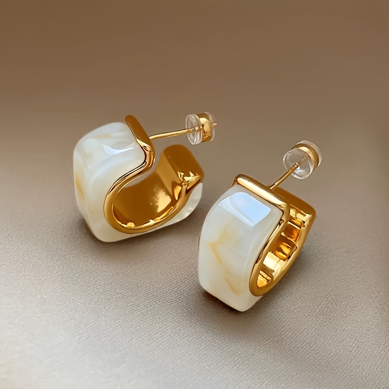 TEMU 1 Paire de boucles d'oreilles à clous géométriques de C, en résine blanche, faciles à enfiler et polyvalentes, pour des femmes, les fêtes et les