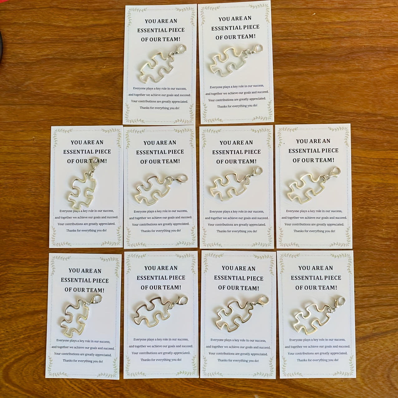 E-shop 20 Stück Hohle Puzzle-Schlüsselanhänger-Set, Inklusive 10 Schlüsselanhänger 10 Team-Motivationskarten. Großpackung