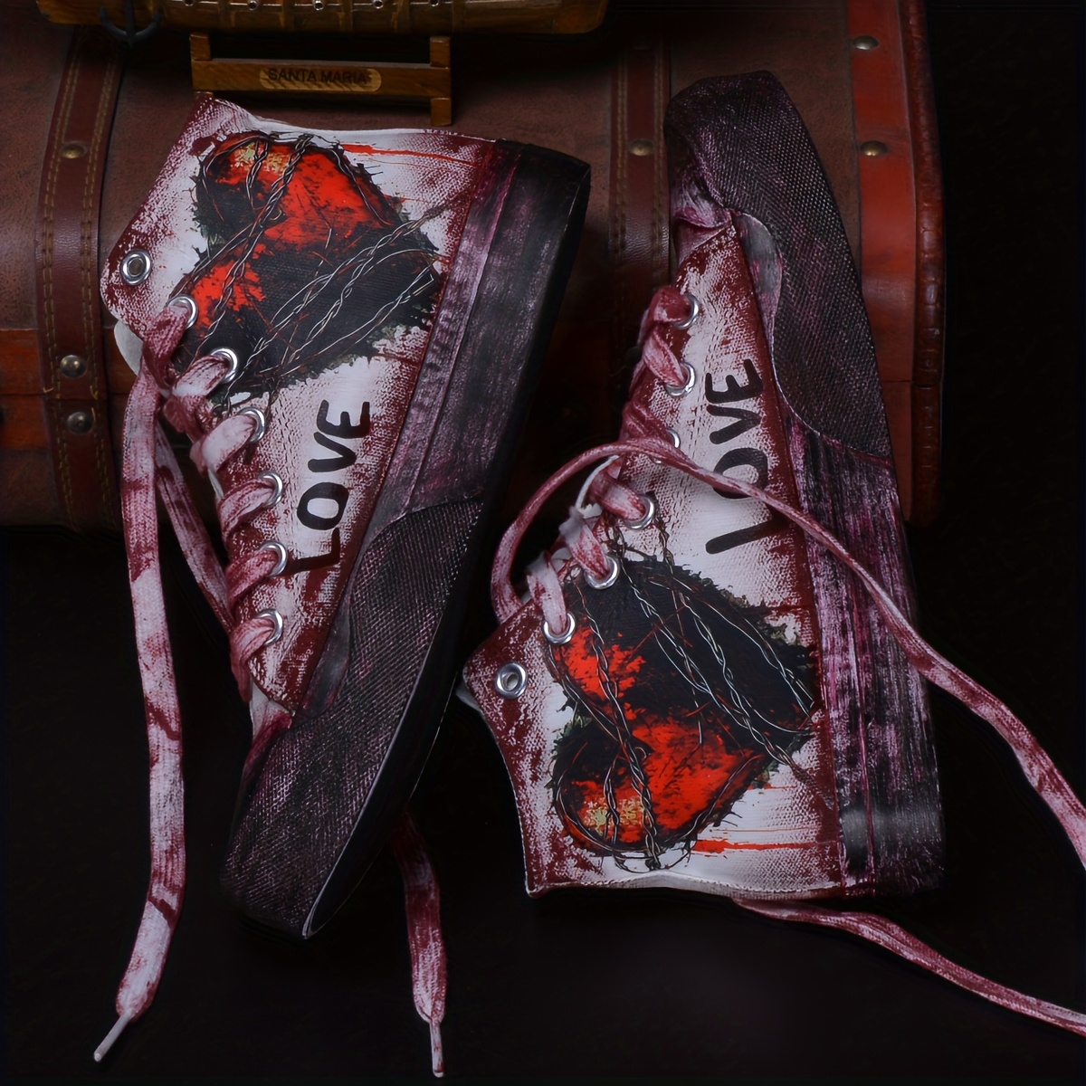 [Graffiti Hand-Painted Casual] Valentine's Day Heart Pattern Men's High-Top Canvas Shoes | Red Casual Sneakers, Women's and Student Flat Shoes, Graffiti Hand-Painted Series, Outdoor Casual Fashion