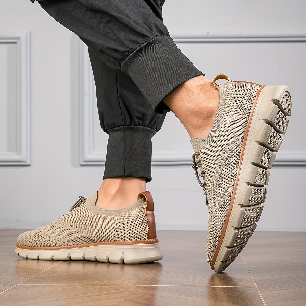 New Men's Fashion Casual Shoes Anti-Slip Outdoor Comfortable Low-Top Walking Shoes Mesh Breathable Knit Lightweight Classic Business Shoes Large Size
