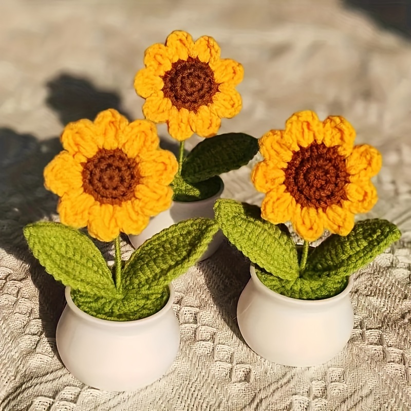 

1pc Knitted Fleece Sunflower Small Potted Plant Office Study Desktop Decoration Birthday Day Gift