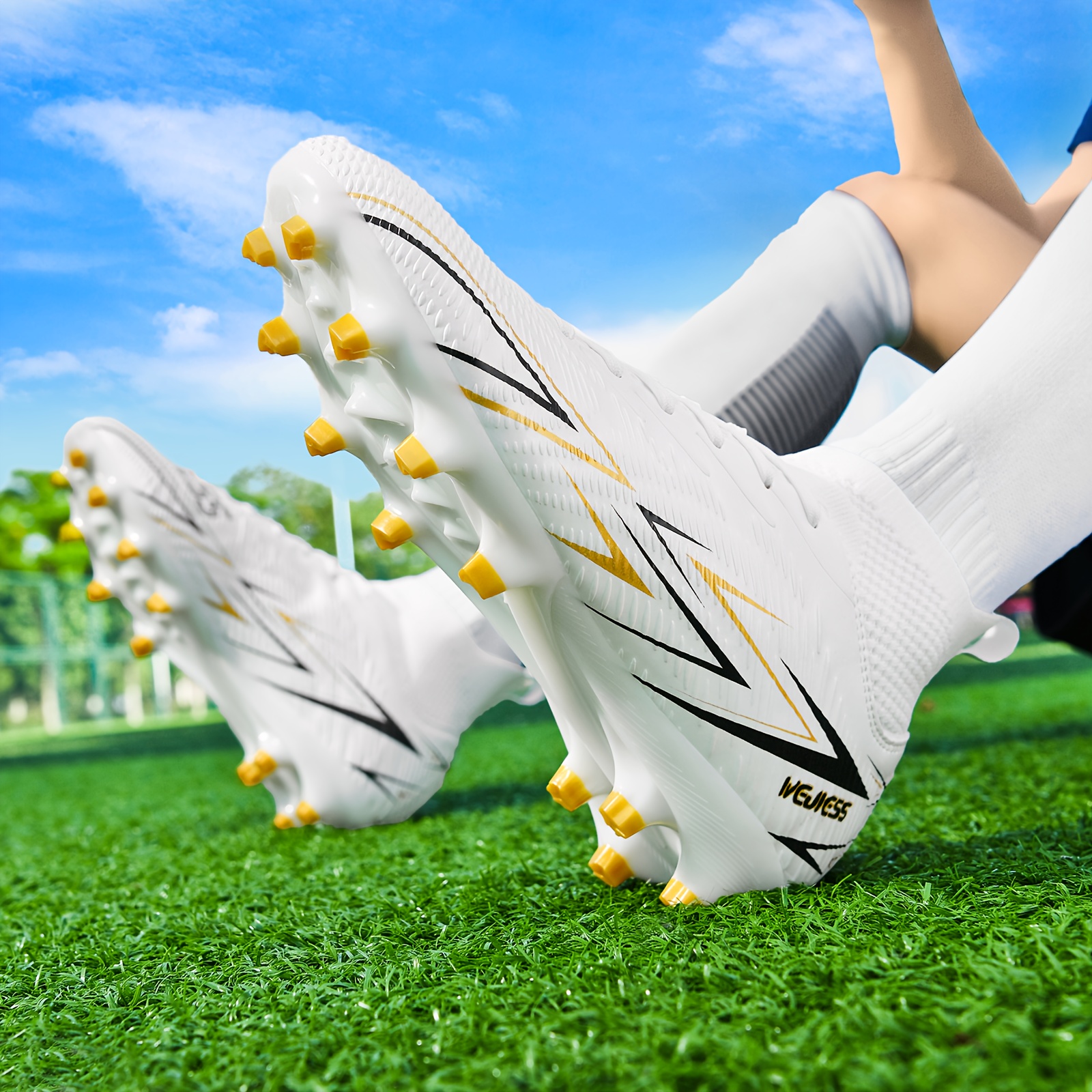 [Zapatillas deportivas] Nuevas zapatillas de entrenamiento para competición de hombre con clavos AG antideslizantes, zapatillas de fútbol transpirables de caña alta para adultos, adecuadas para parejas, calzado de fútbol profesional para exteriores, clavas deportivas negras clásicas ligeras