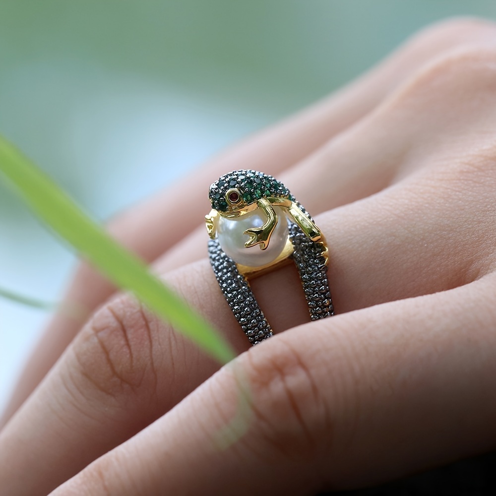 Fashionable Golden Frog Ring, Imitation Pearl Design