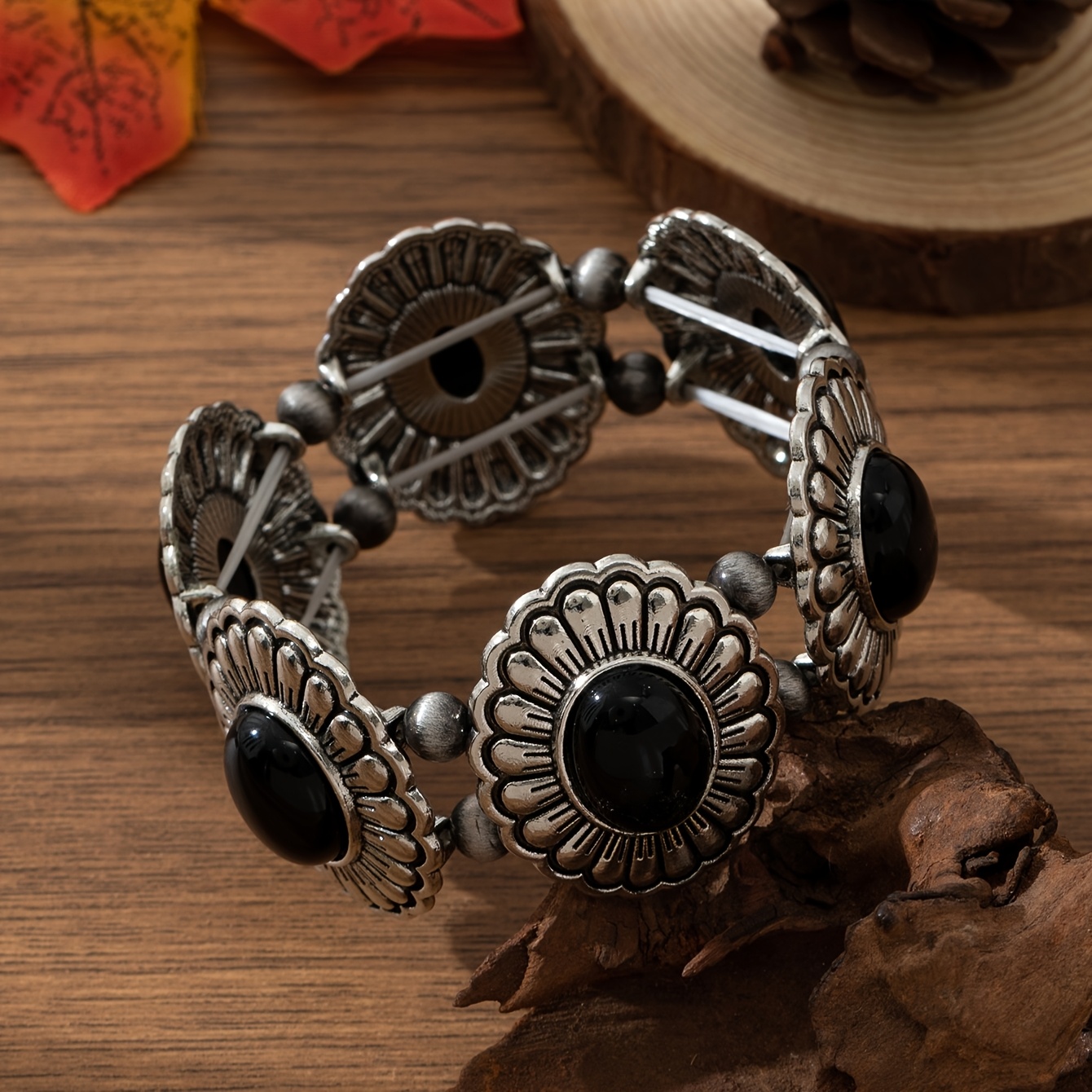 TEMU A Bohemian-style Vintage Carved Turquoise Stretch Bracelet For Women. This Single Bracelet Embodies Of Vintage Outfit. A Must-have Western-style