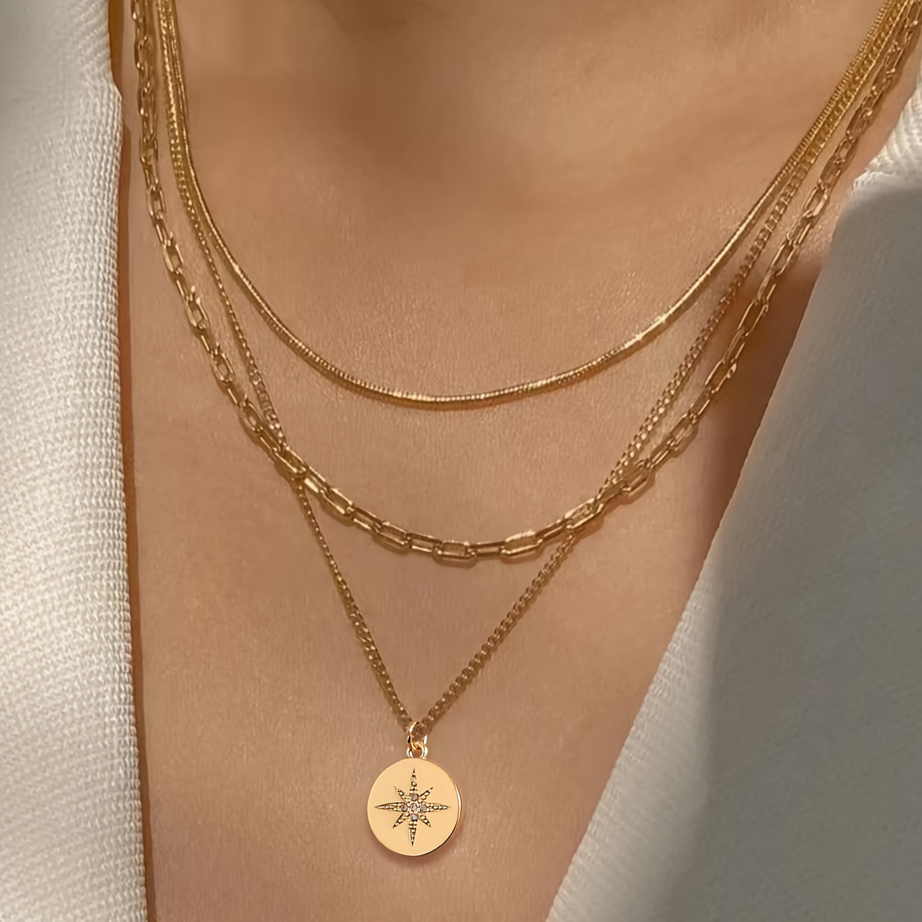 Image of 3pcs Set Of Original Stylish Retro Snake Bone Chain And Square Barbell Layered Stacking Design With Round Sunflower Inlaid Shiny Synthetic Zirconia Pendant Necklace, Suitable For Women' Vacation Wear